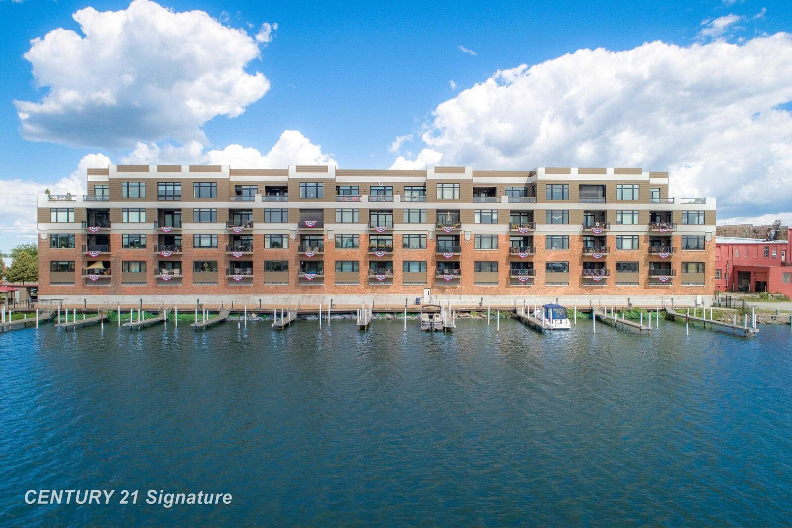 Property Photo:  1111 N Water Street 403  MI 48707 