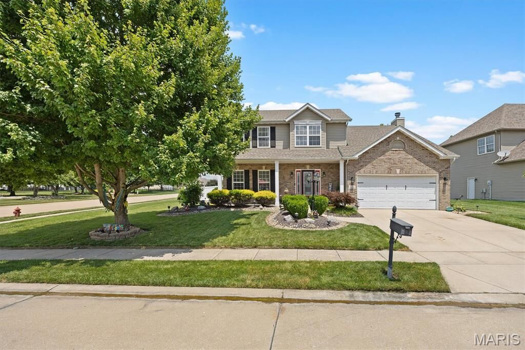 Property Photo:  1 E Picketts Crossing  IL 62025 