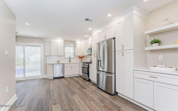 Property Photo:  13 Gatley Close  NJ 07728 