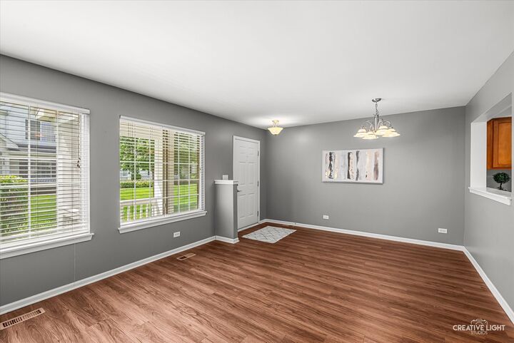 Property Photo:  616 Lincoln Station Drive  IL 60543 