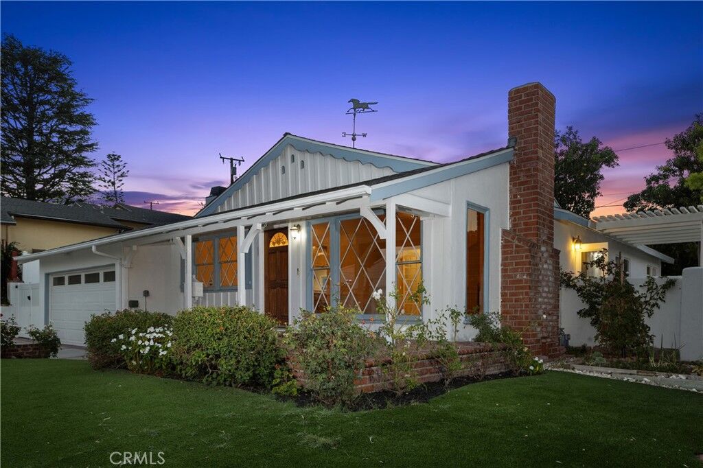 Property Photo: 2051 W Elberon CA 90275