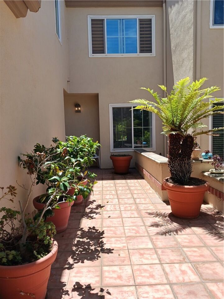 Property Photo:  11 Via Capri 47  CA 90275 