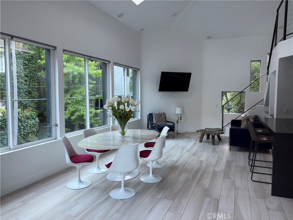 Property Photo:  10051 Westwanda Drive  CA 90210 