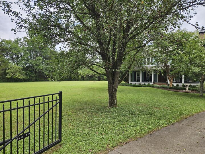 Property Photo: 3228 E Compton Rd TN 37130