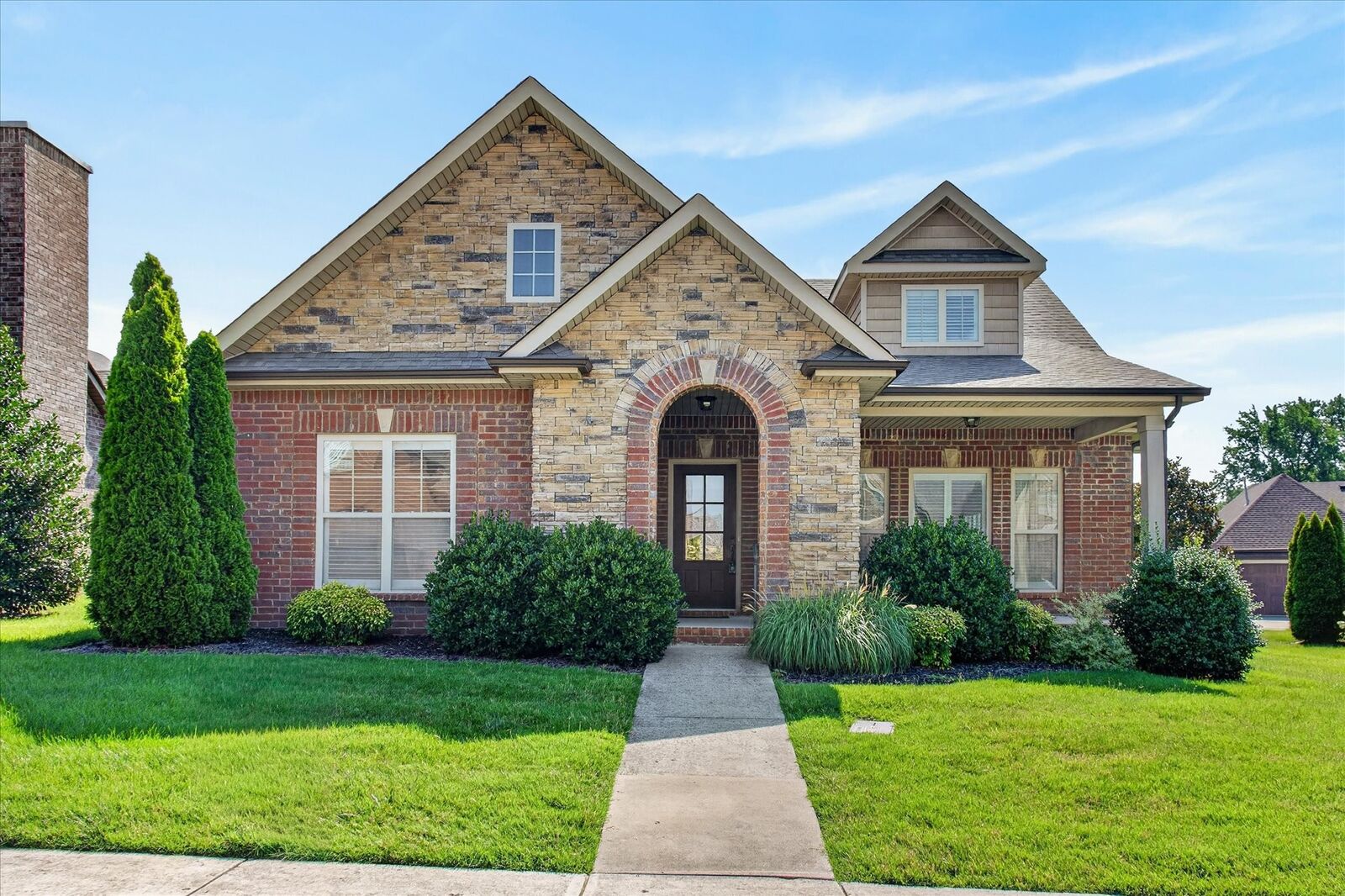 Property Photo:  202 Dorchester Cir  TN 37043 