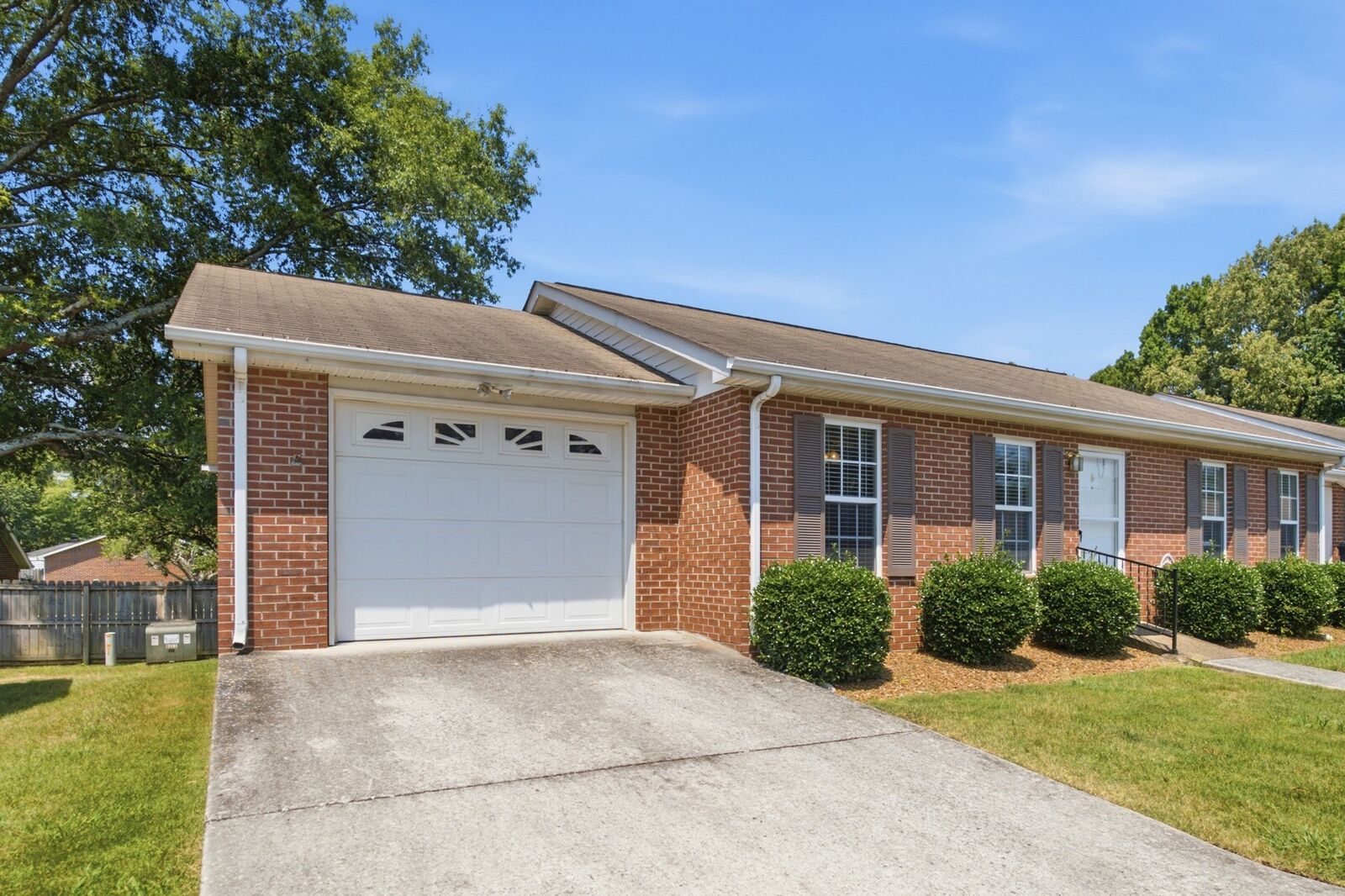 Property Photo: 126 Middleton Ct TN 37388