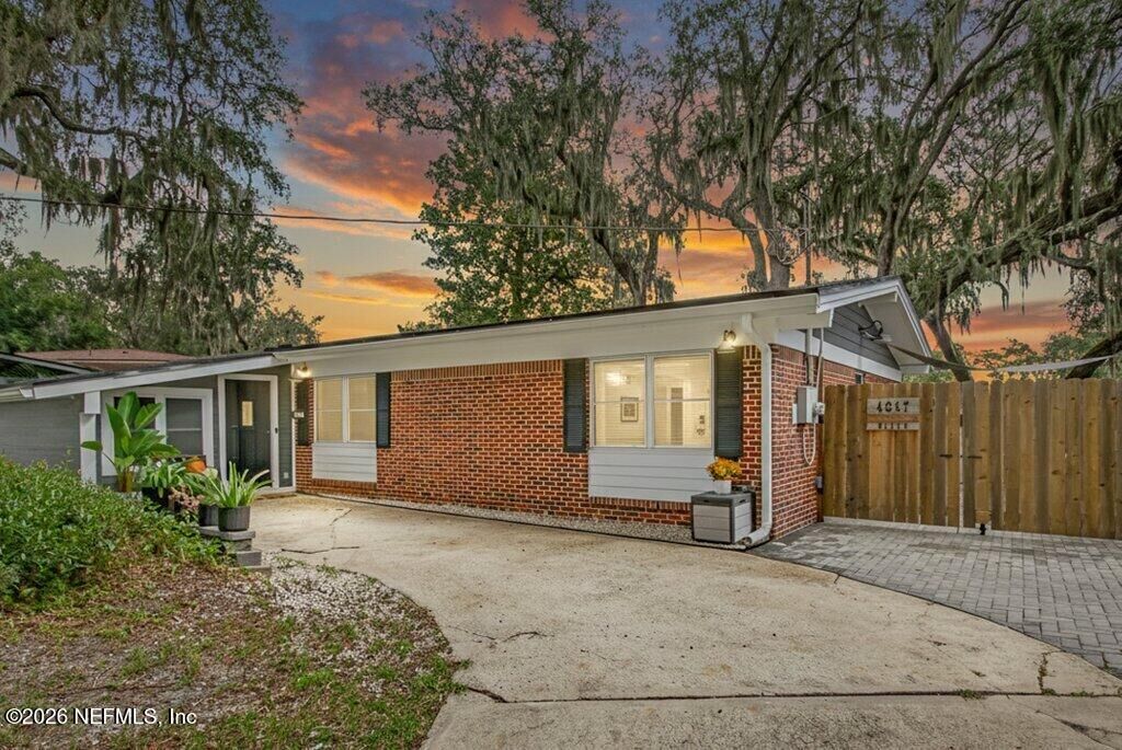 Property Photo: 4647 Bluff Avenue FL 32225