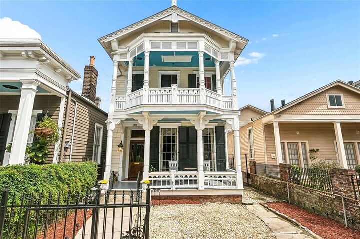 Property Photo: 2340 Constance Street LA 70130