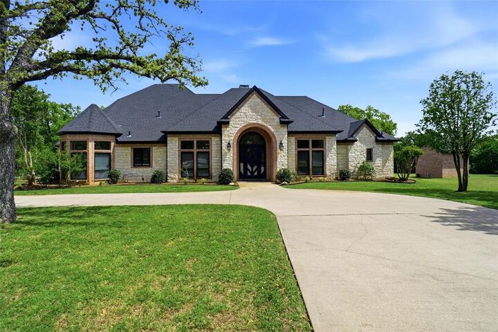 Property Photo:  1000 Simmons Road  TX 75022 