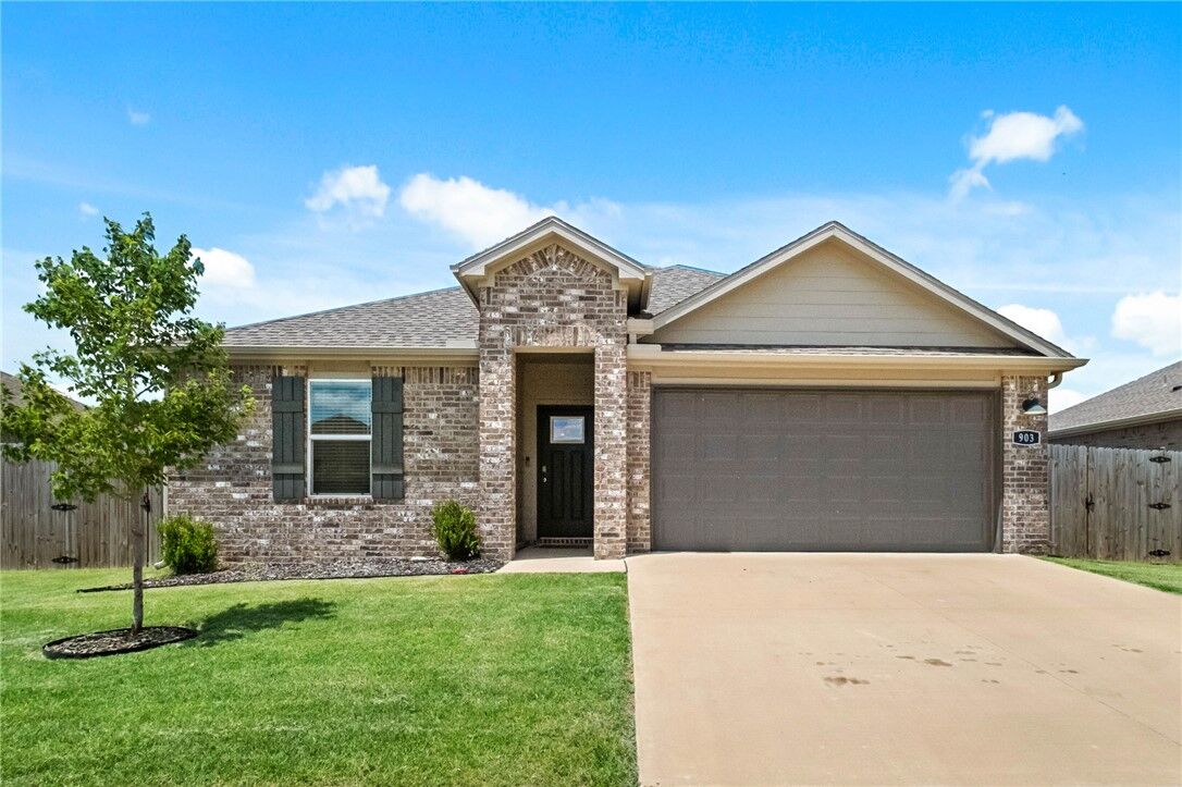 Property Photo:  903 Nursery Road  AR 72758 