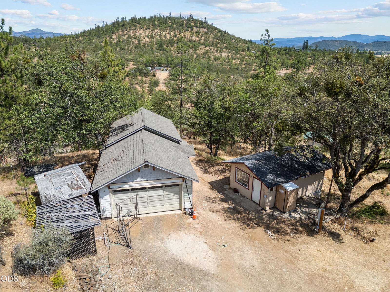 Property Photo: 3480 Beagle Road OR 97503