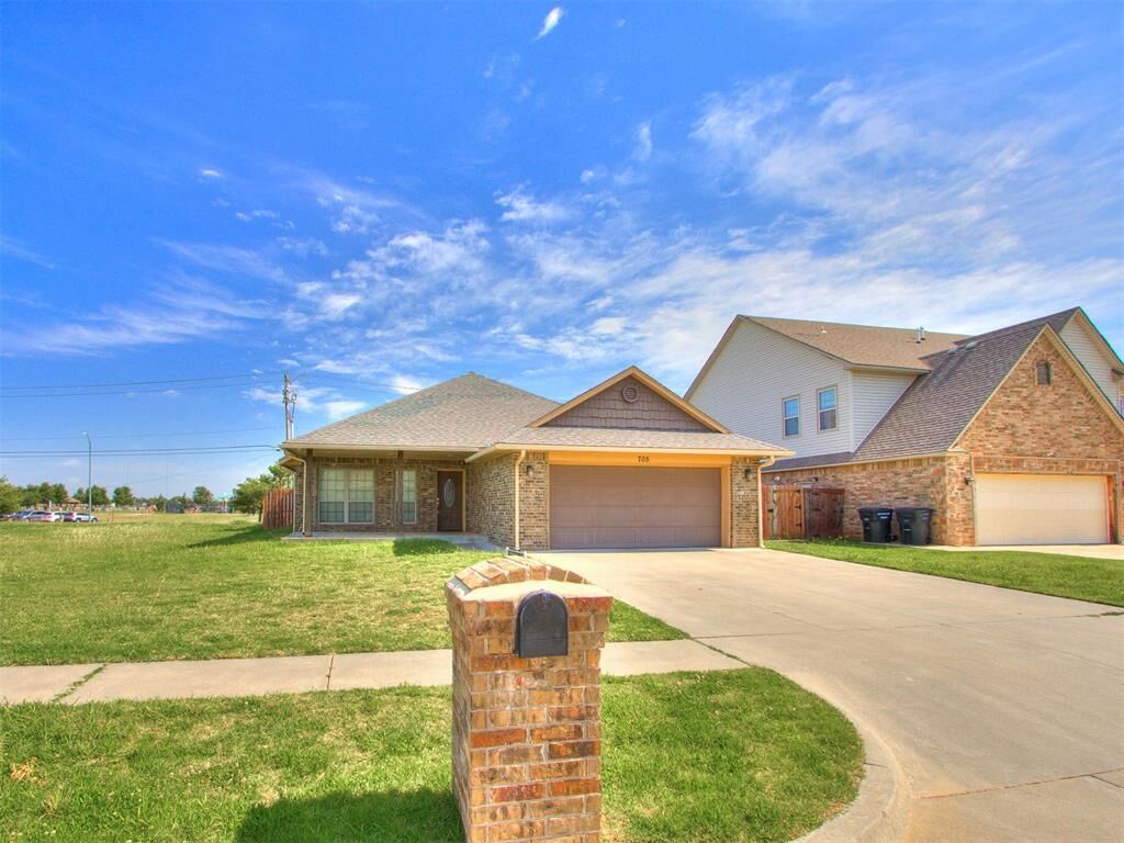 Property Photo:  705 SW 11th Street St  OK 73160 