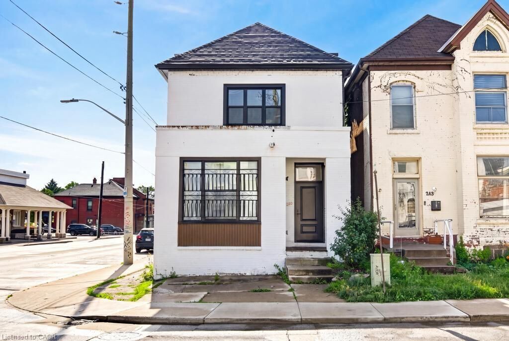 Property Photo:  250 Hughson Street N Upper  ON L8L 4M3 
