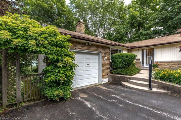 Property Photo: 803 Montgomery Drive ON L9G 3H6