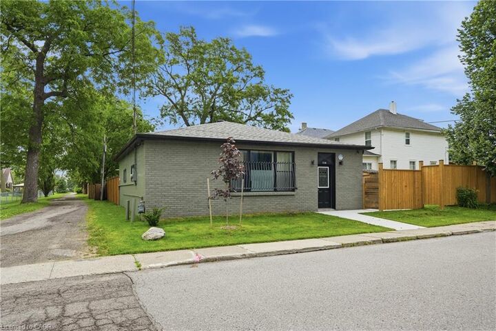 Property Photo: 5196 Fourth Avenue ON L2E 1P4