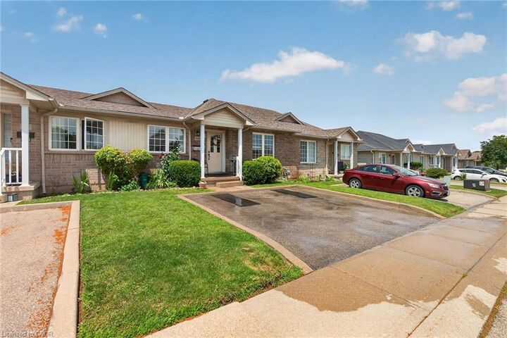 Property Photo: 24 Kenyon Crescent 44 ON L3M 5S4