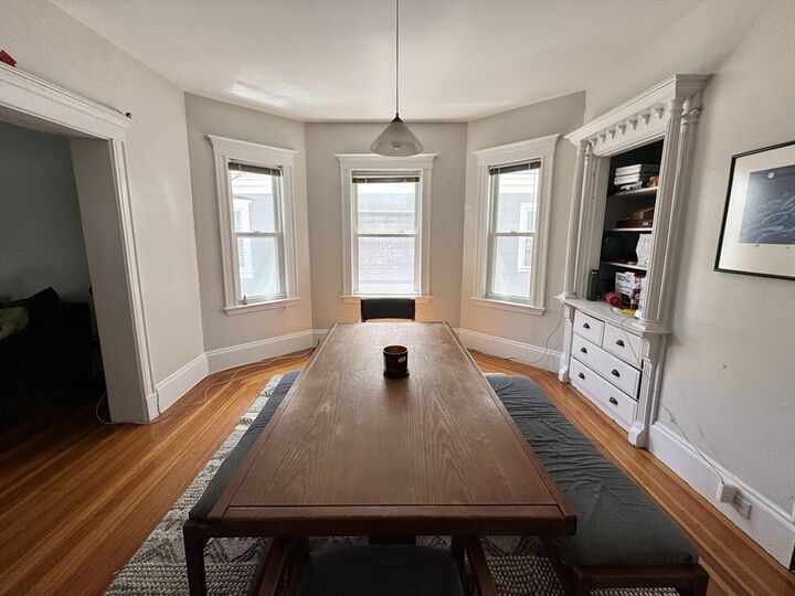 Property Photo:  62 Bromfield Rd 2  MA 02144 