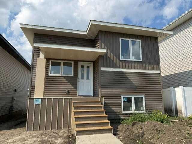 Property Photo: 10 Memorial Parkway AB T4E 3B7