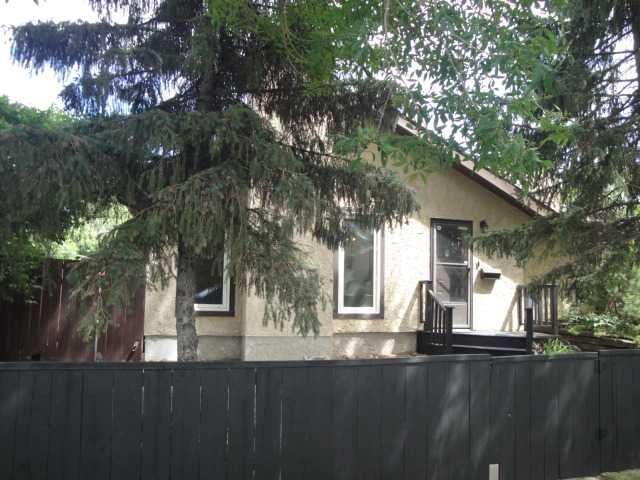 Property Photo:  123 15th Street N  AB T1H 2X3 