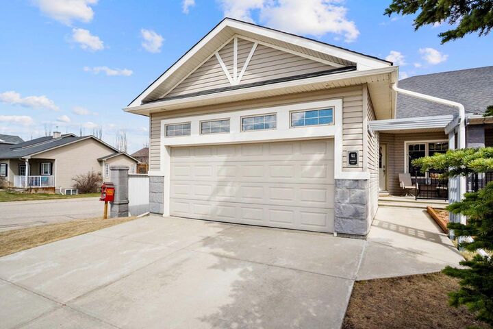 Property Photo: 41 Stromsay Gate AB T0M 0N0
