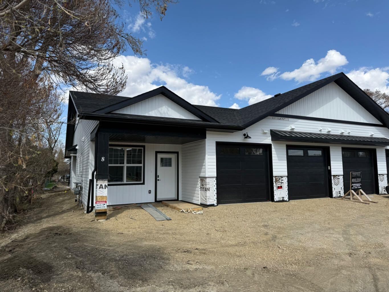 Property Photo:  5463 55 Avenue 4  AB T4L 1M1 