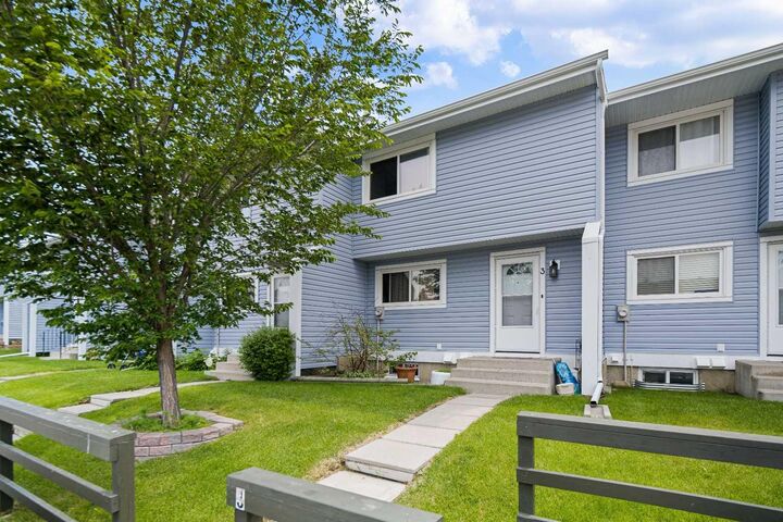 195 Manora Place NE 3 — photo 1