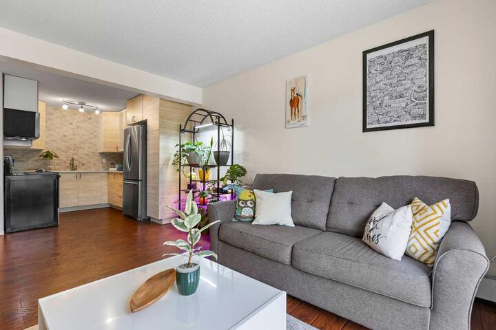 Property Photo: 5601 Dalton Drive NW 303D AB T3A 2E2