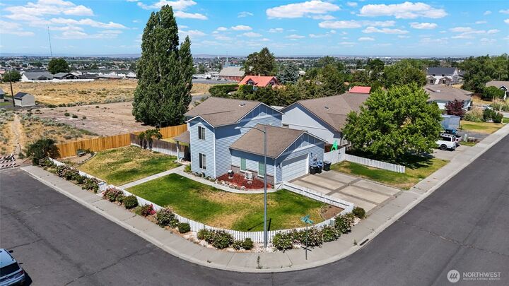 Property Photo:  510 E Quintanilla Drive  WA 98837 