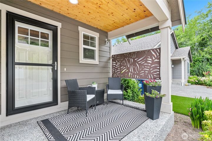 Property Photo: 702 Kodiak Lane WA 98226