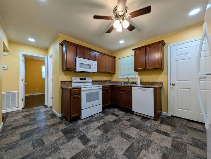 Property Photo:  125 Dixie Drive NE  TN 37323 