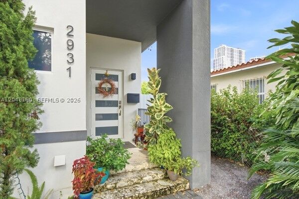 Property Photo: 2931 SW 38th Ct 2 FL 33134