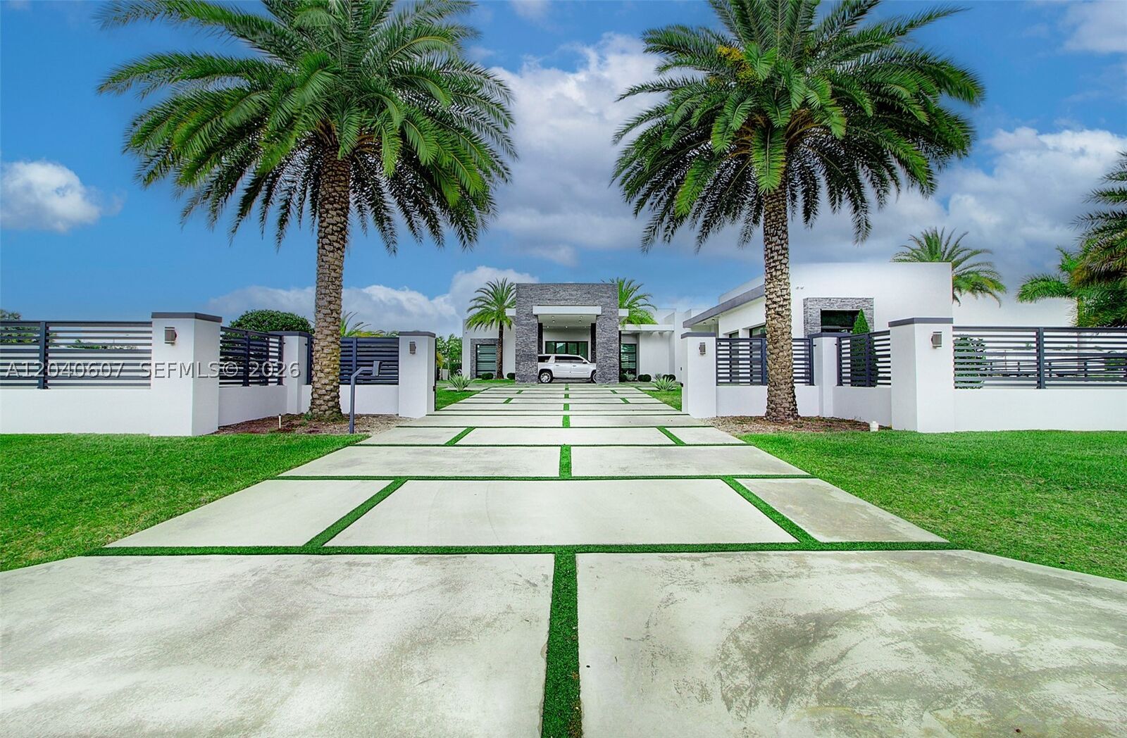 Property Photo: 13052 NW 102nd Ave FL 33018