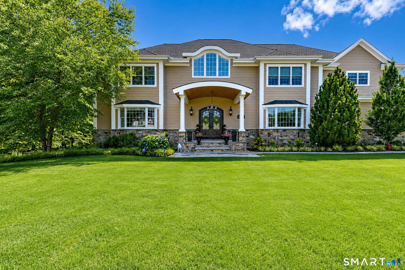 Property Photo: 630 Saint Johns Drive CT 06477