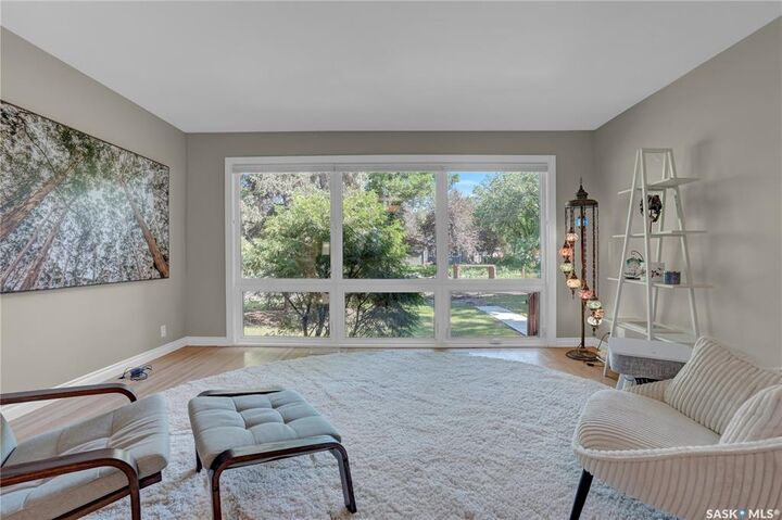 Property Photo:  3 Dolphin Bay  SK S4S 3J7 