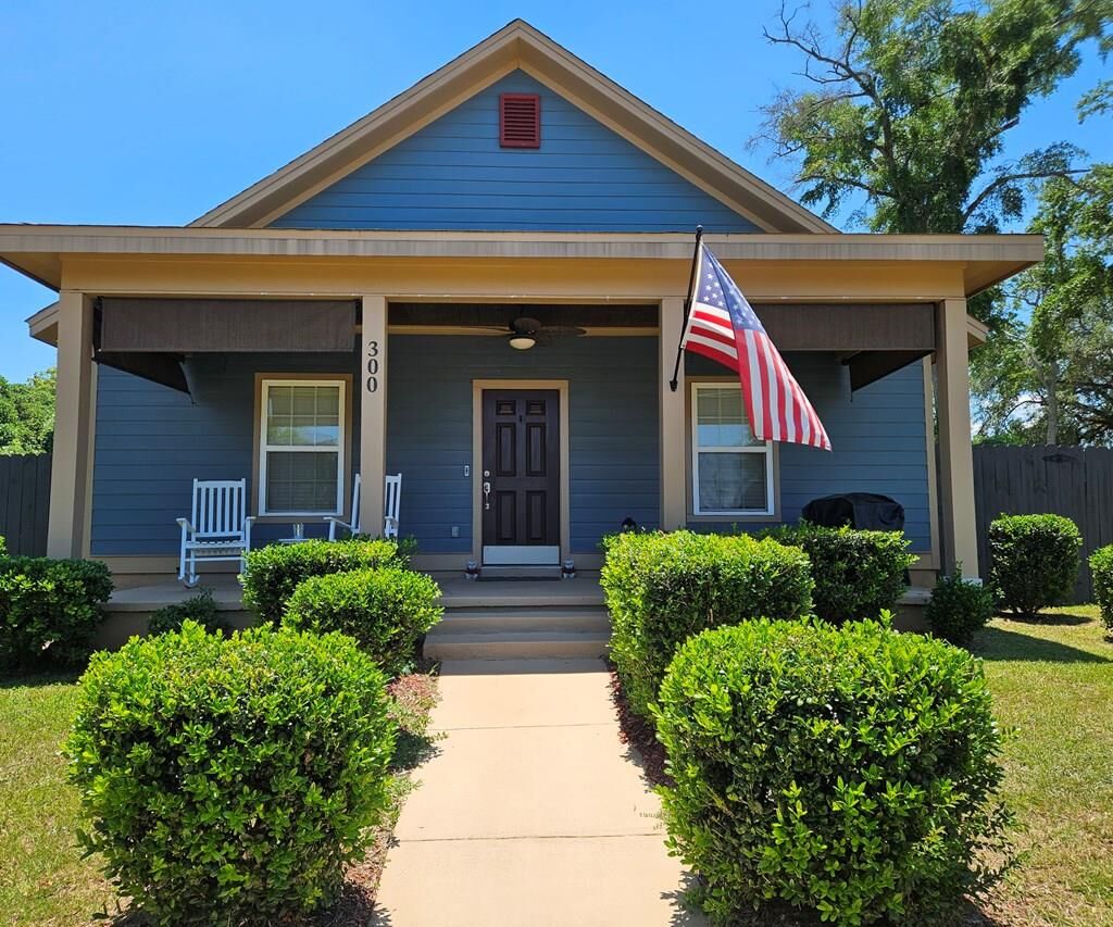 Property Photo:  300 Brighton St  GA 31792 