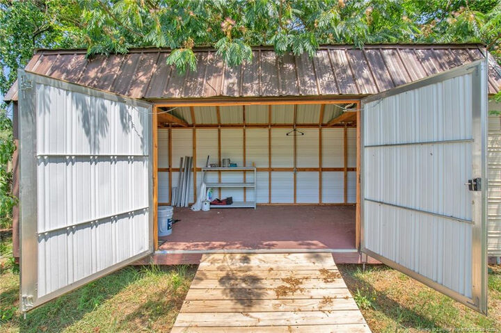 Property Photo: 913 Montclair Road NC 28314