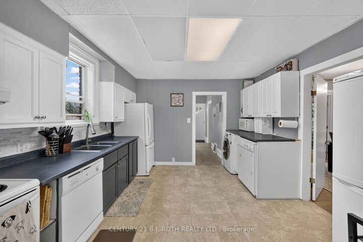 Property Photo:  232 Mary Street  ON L3V 7Y7 