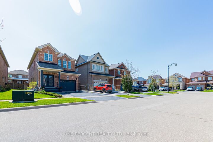 Property Photo: 6 Duffel Crescent ON L7G 0H7