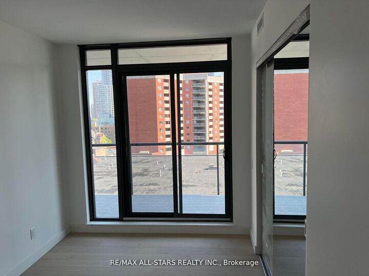 Property Photo: 81 Wellesley Street E 1002 ON M4Y 0C5