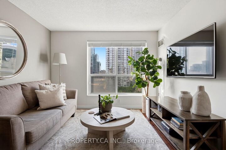 Property Photo: 410 Queens Quay W 1105 ON M5V 3T1