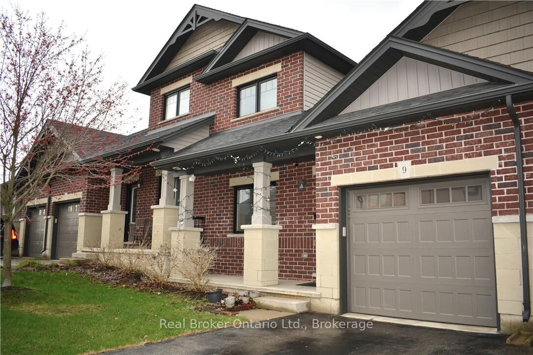 Property Photo:  1 Chamberlain Avenue 9  ON N5C 0A3 