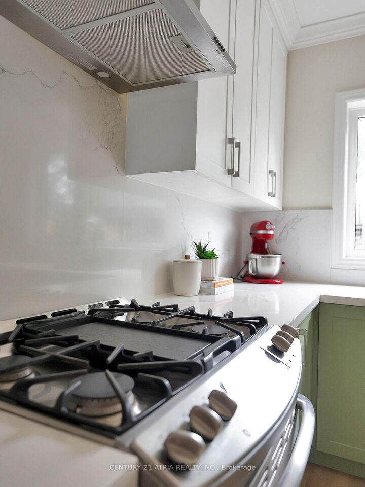 Property Photo: 32 Rosevear Avenue ON M4C 1Z3