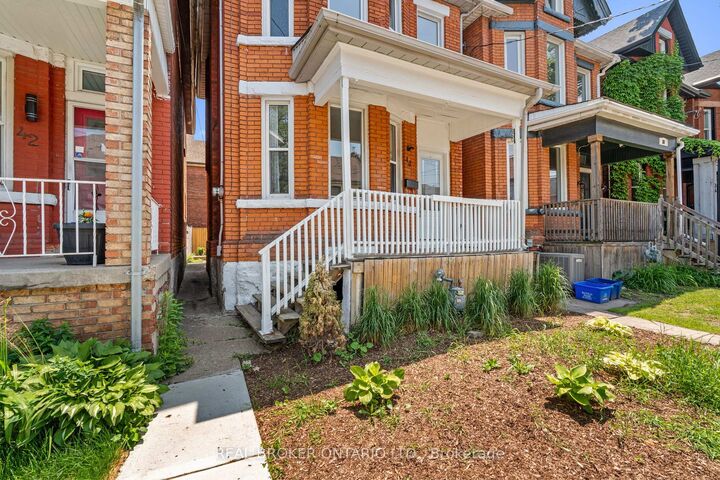 Property Photo:  40 Ashley Street  ON L8L 5S6 