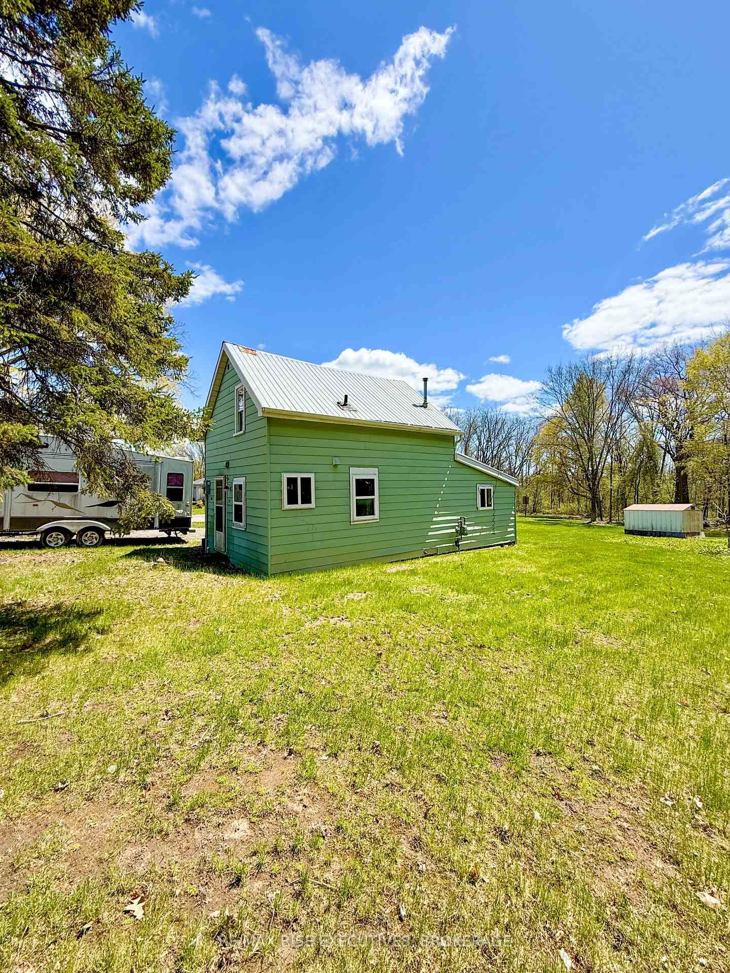 Property Photo:  14 Dundas Street  ON K0K 1X0 