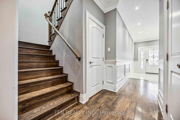 Property Photo:  282B Aylesworth Avenue  ON M1N 2K2 
