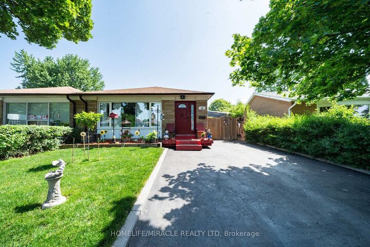 Property Photo: 38 Ascot Avenue ON L6T 2P6