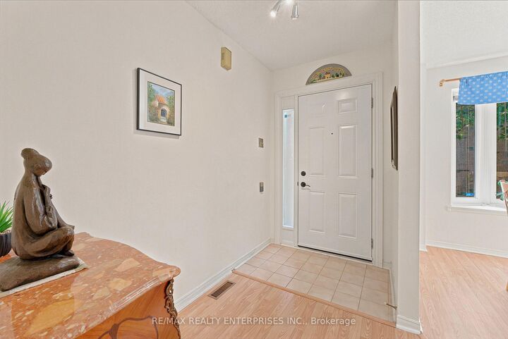 Property Photo: 4635 Regents Terrace 68 ON L5R 1X6