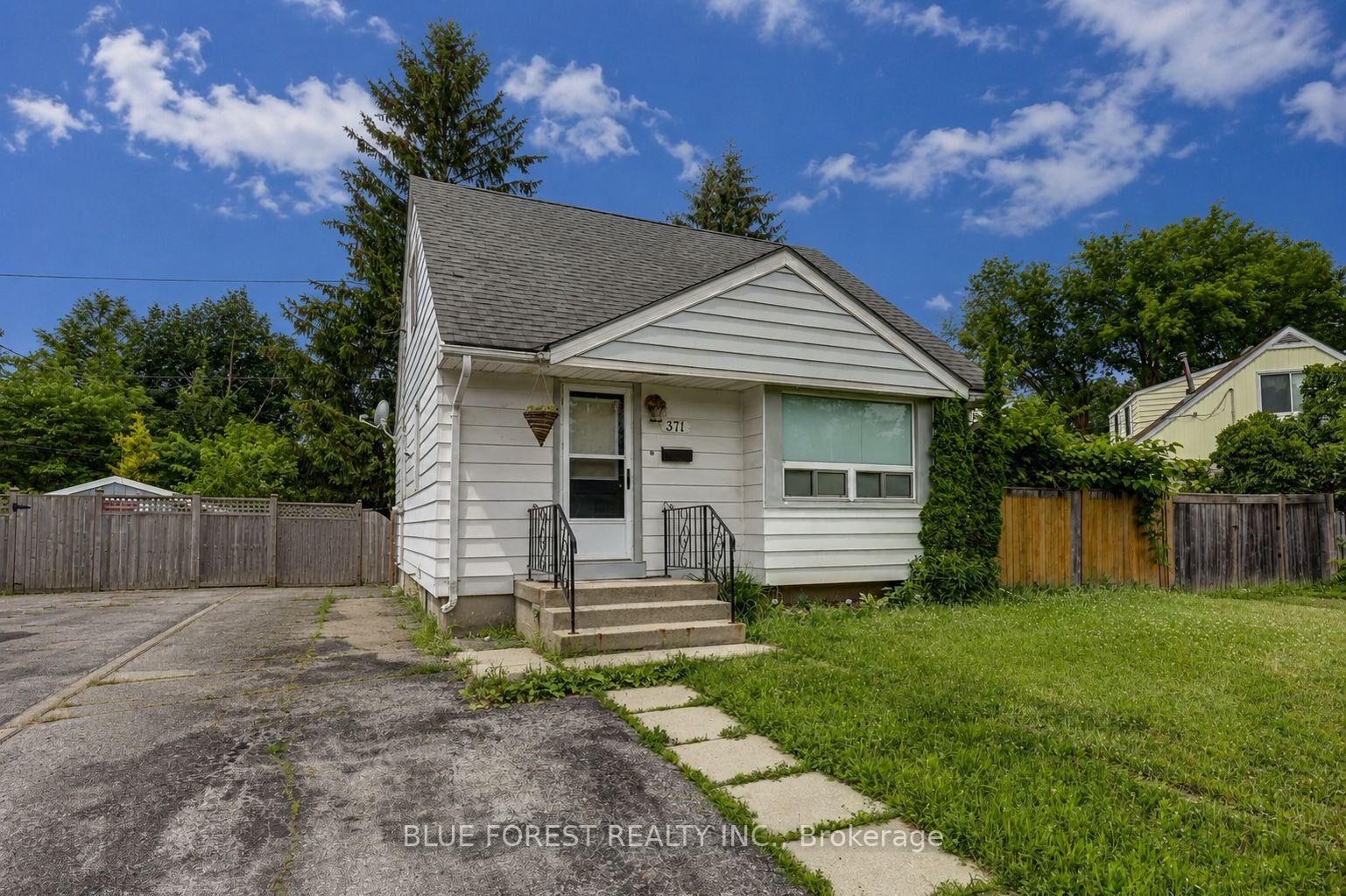 Property Photo:  371 Flanders Row  ON N5Y 1C3 