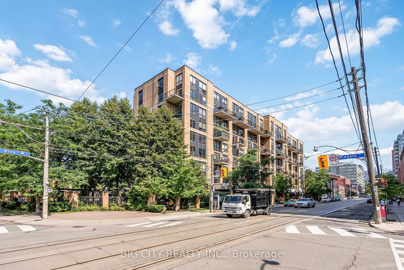 Property Photo:  800 King Street W 202  ON M5V 3M7 