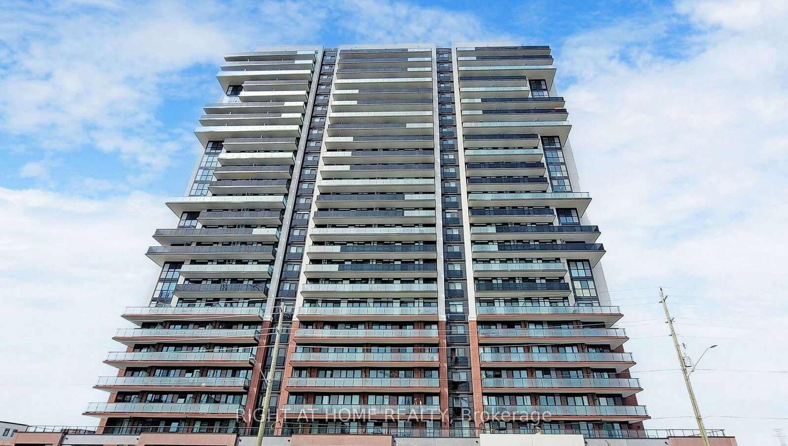 Property Photo:  2550 Simcoe Street N 2006  ON L1L 0R5 